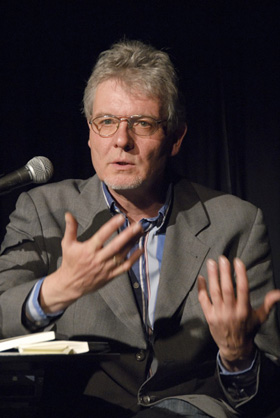 Bernd Storz bei einer Lesung. Foto: Schreier.